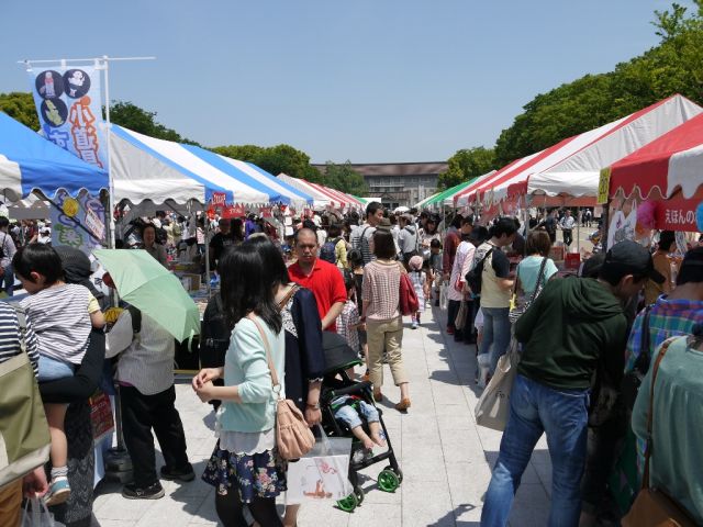 開催中は天気にも恵まれ、お客様でいっぱい！